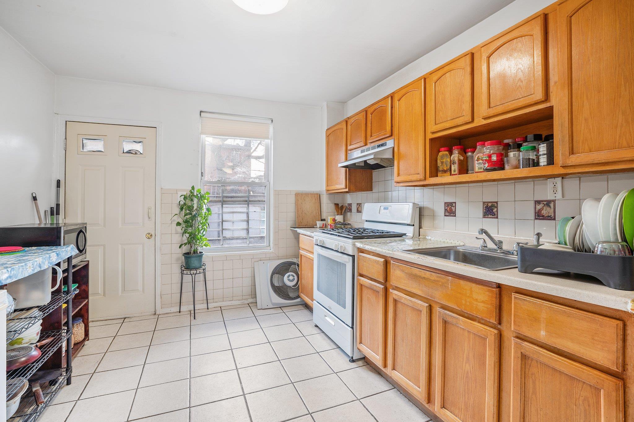 Single Family Shepherd  Brooklyn, NY 11208, MLS-841798-6