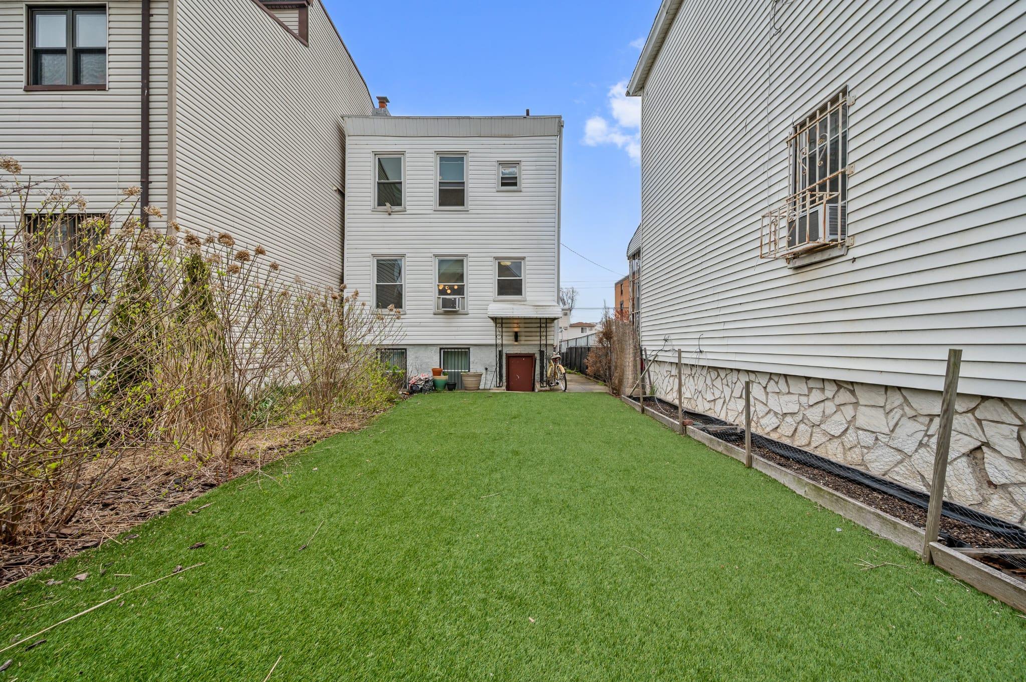 Single Family Hendrix  Brooklyn, NY 11207, MLS-841843-18
