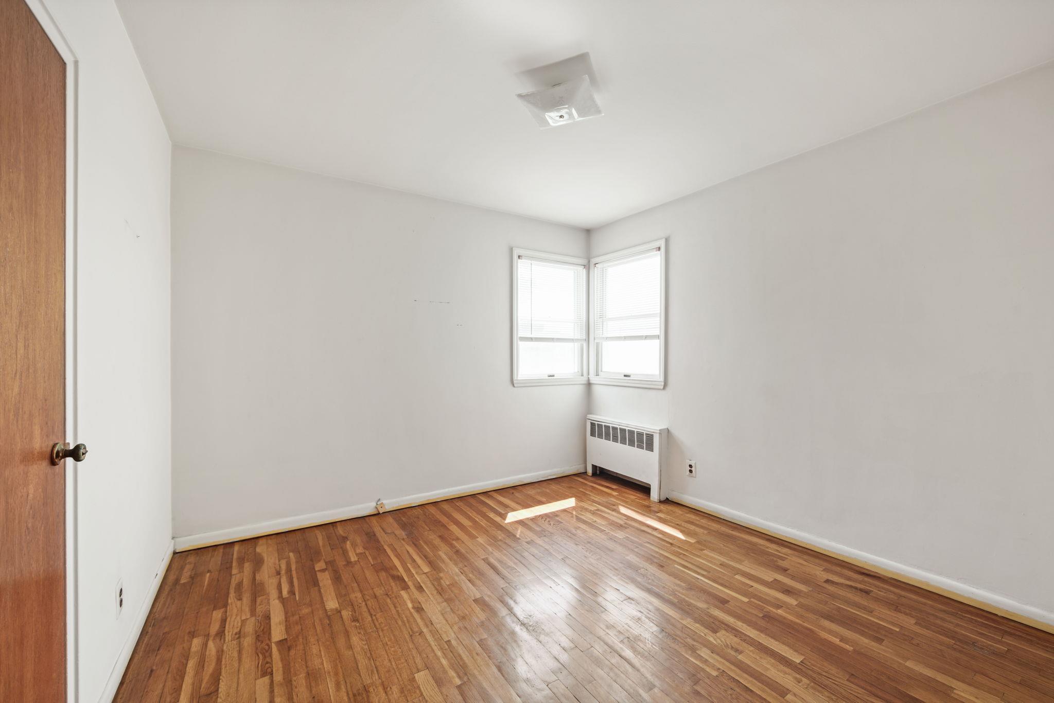 Single Family Fairmount  Bronx, NY 10465, MLS-841847-11