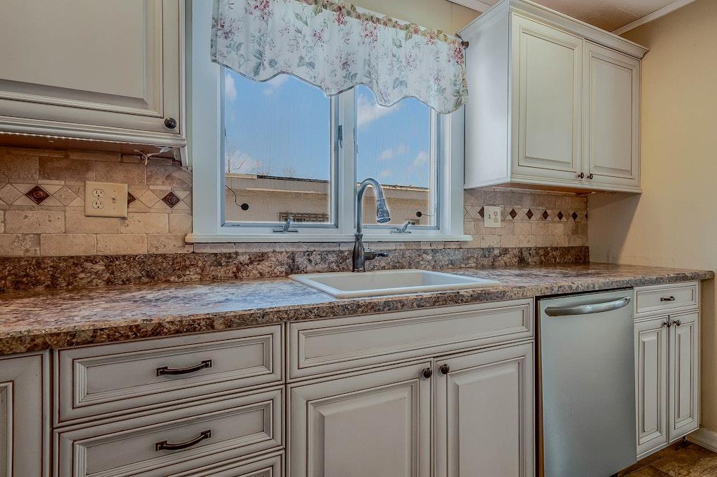 Single Family Main  Suffolk County, NY 11901, MLS-841854-17