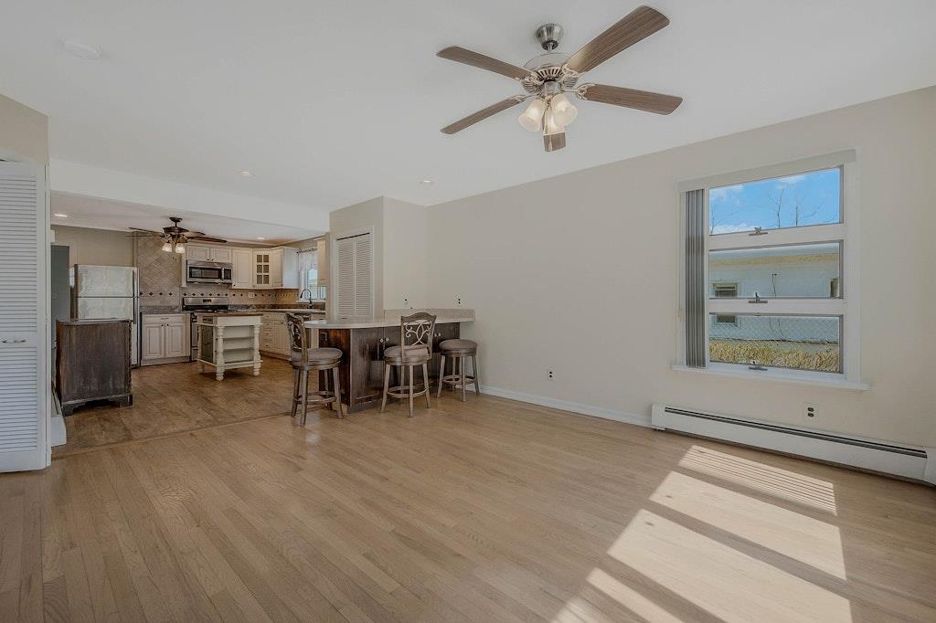 Single Family Main  Suffolk County, NY 11901, MLS-841854-20