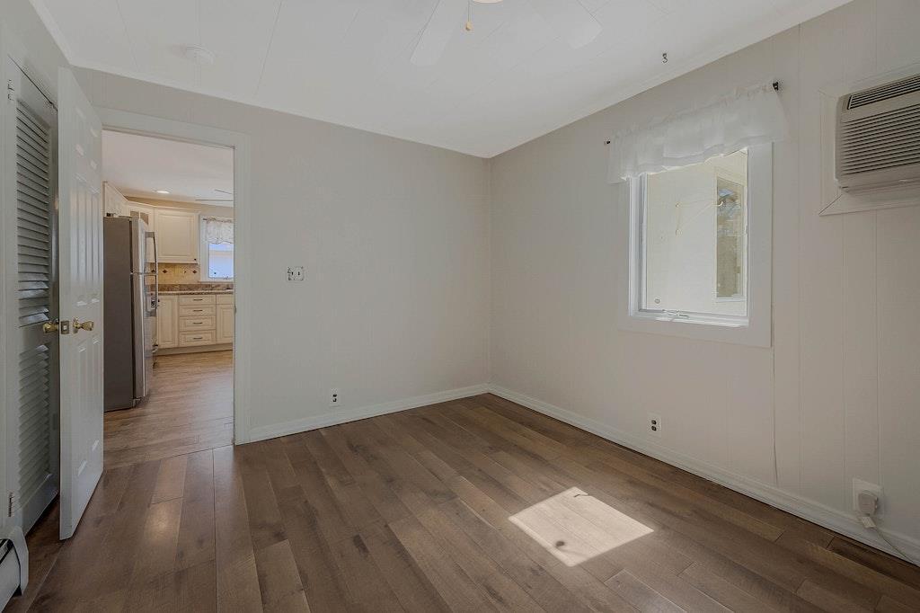 Single Family Main  Suffolk County, NY 11901, MLS-841854-23
