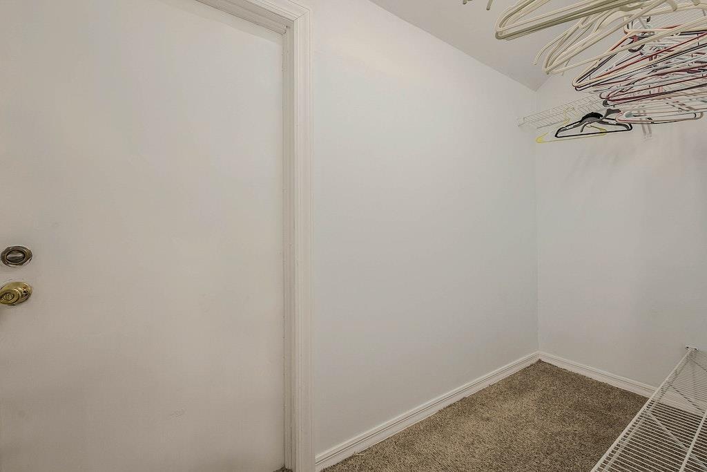 Single Family Main  Suffolk County, NY 11901, MLS-841854-25