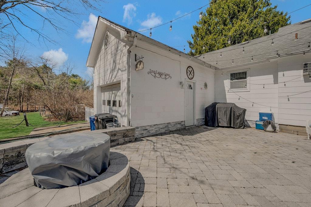 Single Family Main  Suffolk County, NY 11901, MLS-841854-34
