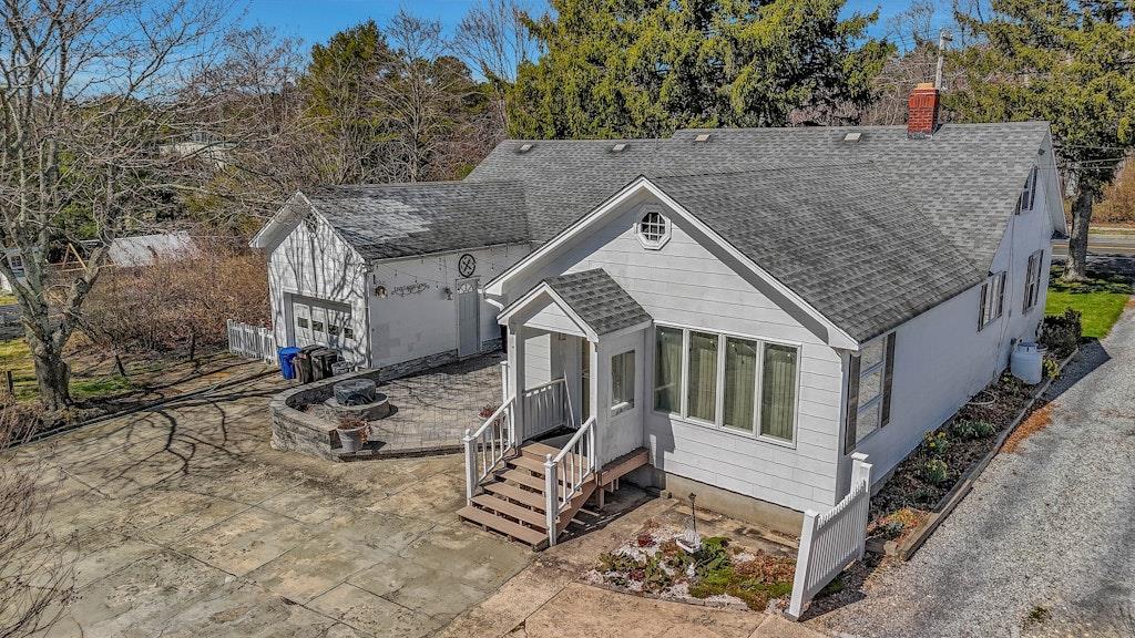 Single Family Main  Suffolk County, NY 11901, MLS-841854-37