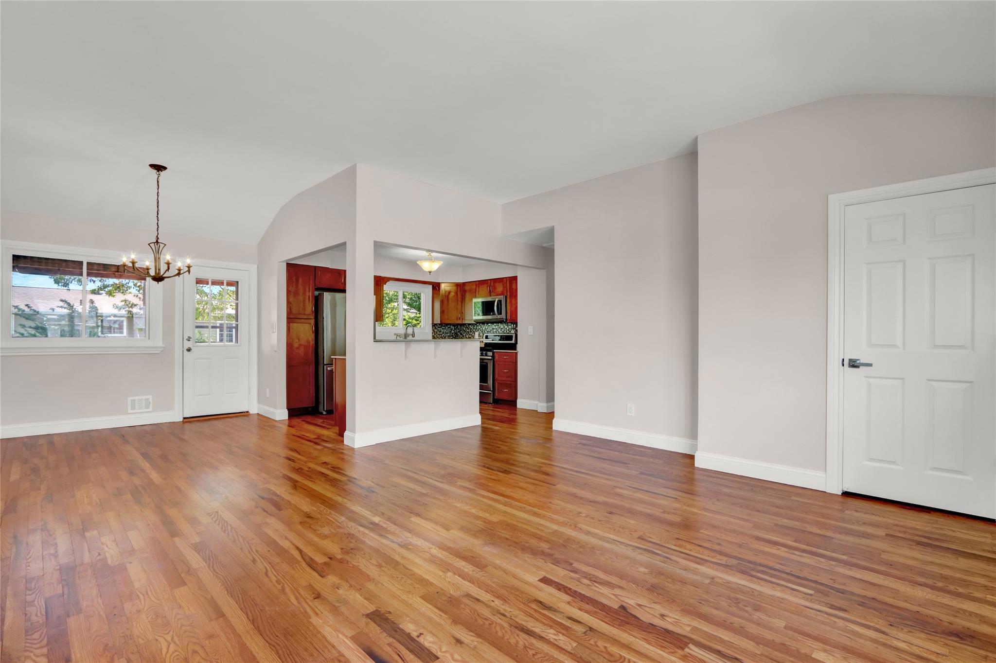 Single Family 21st  Suffolk County, NY 11729, MLS-841876-12