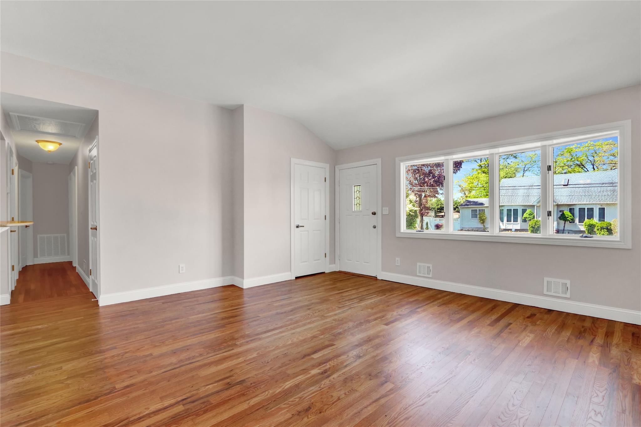 Single Family 21st  Suffolk County, NY 11729, MLS-841876-3