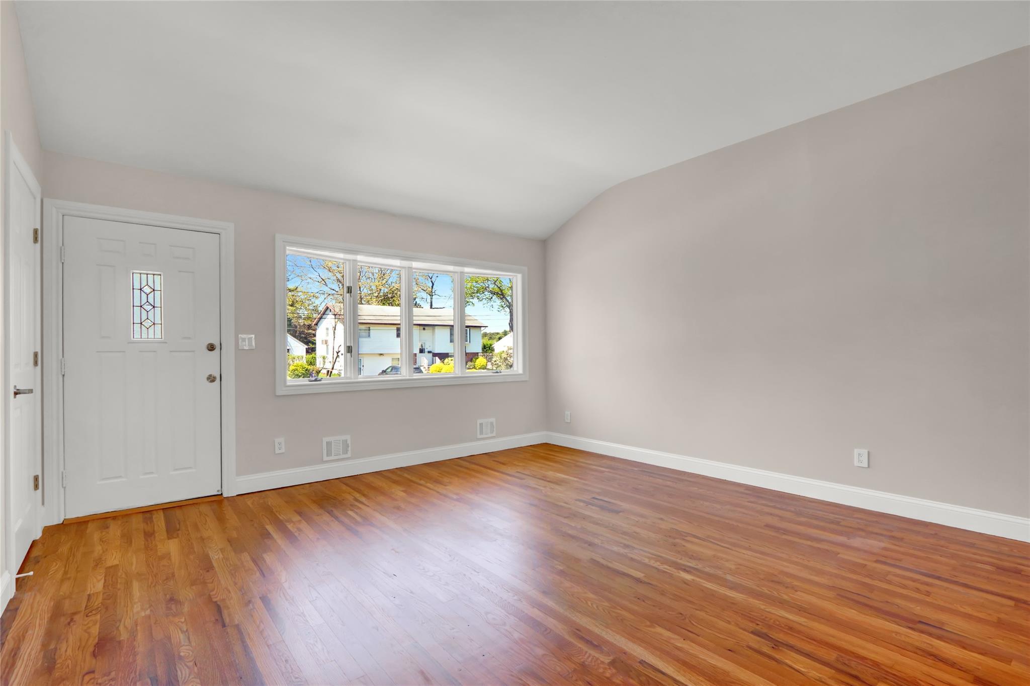 Single Family 21st  Suffolk County, NY 11729, MLS-841876-4