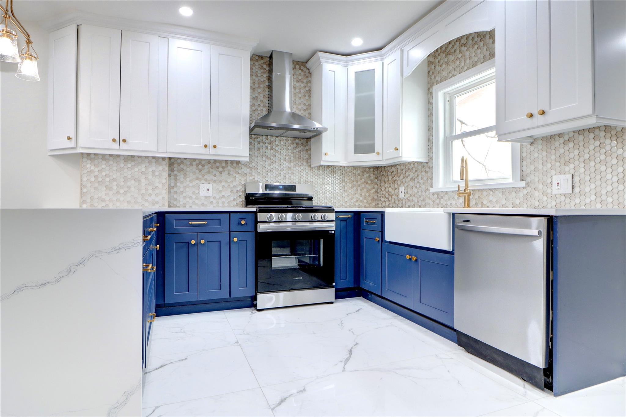 Single Family Shaler  Queens, NY 11385, MLS-841881-8