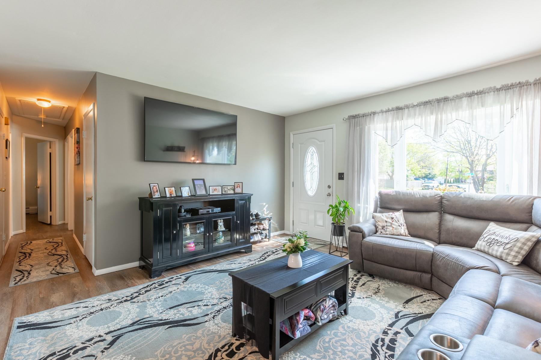 Single Family Dena  Suffolk County, NY 11715, MLS-841901-3
