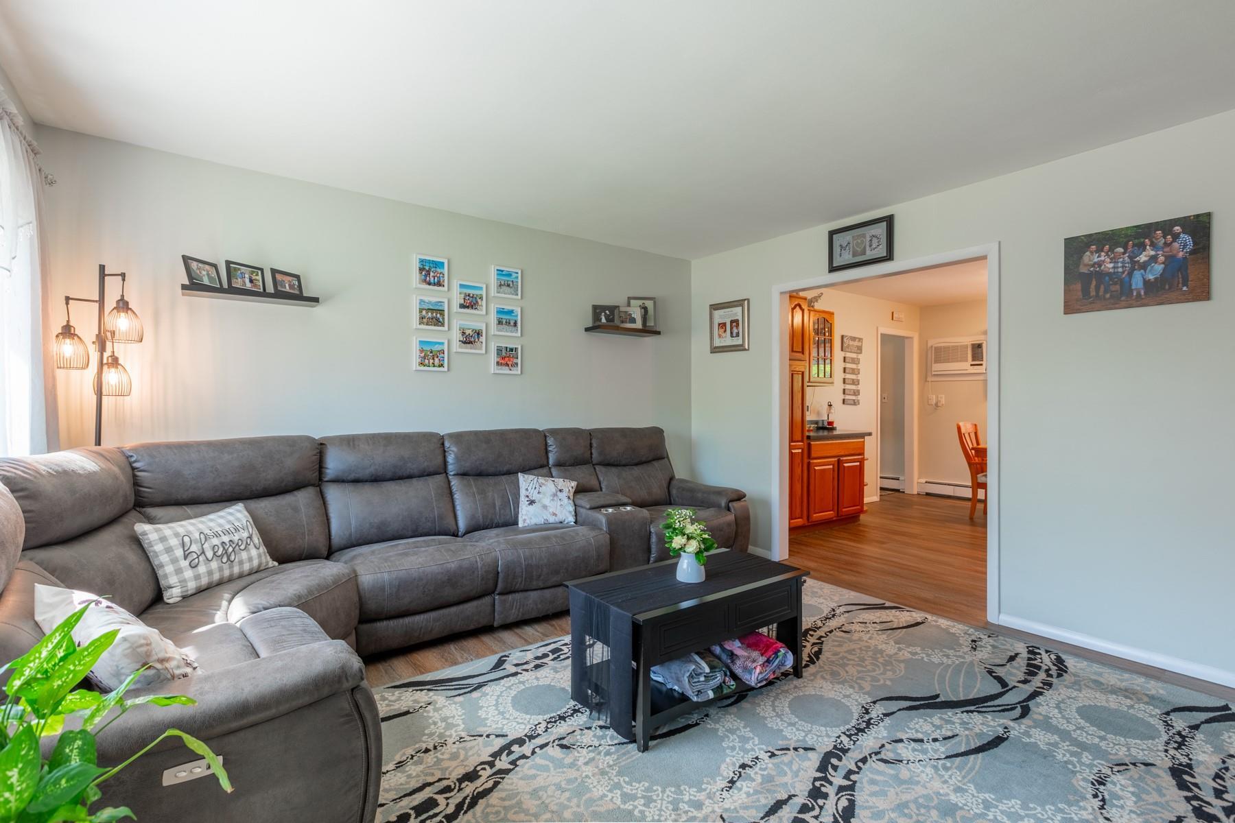 Single Family Dena  Suffolk County, NY 11715, MLS-841901-4