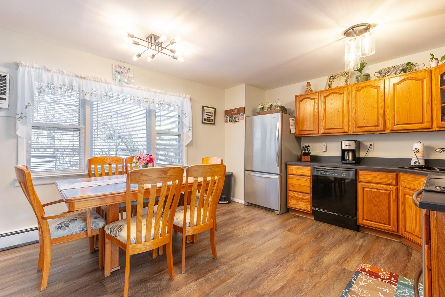 Single Family Dena  Suffolk County, NY 11715, MLS-841901-6