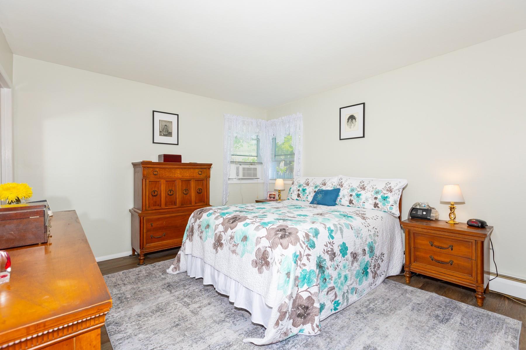 Single Family Dena  Suffolk County, NY 11715, MLS-841901-7