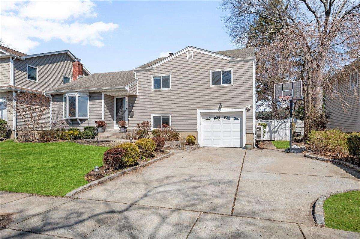 Single Family Circle  Nassau County, NY 11791, MLS-841967-2