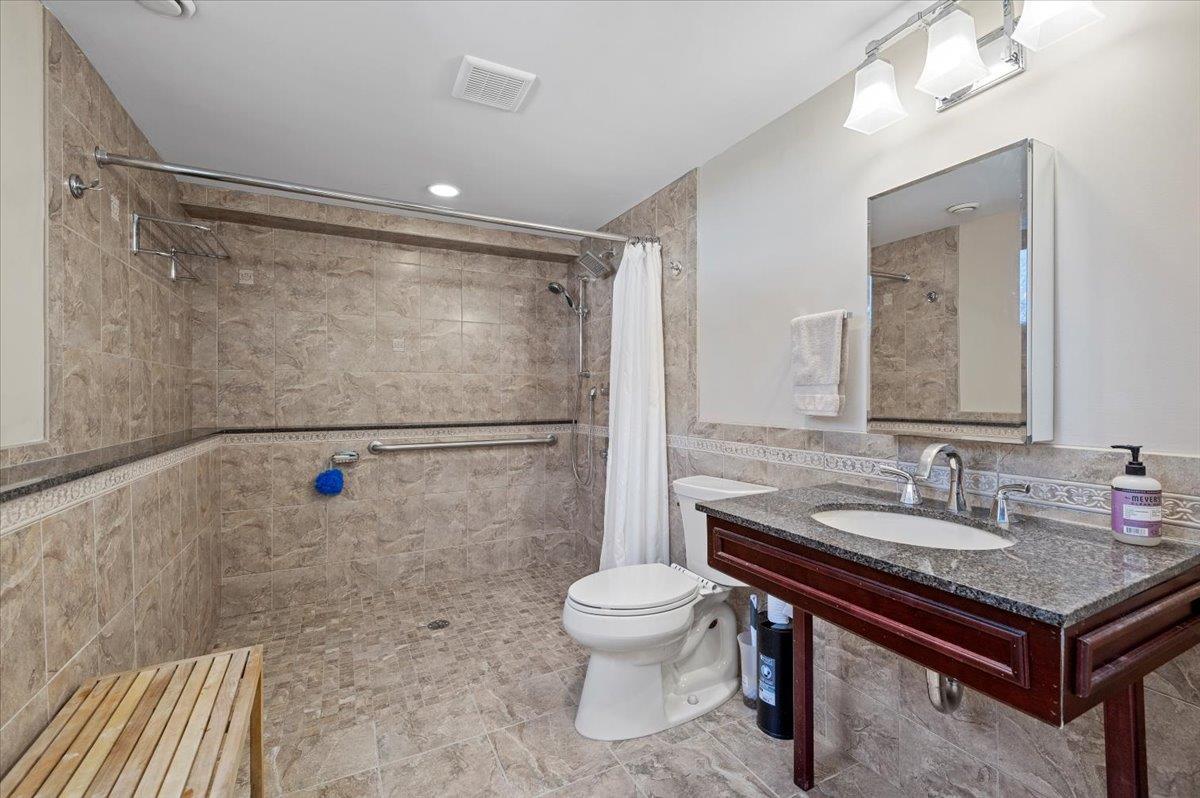 Single Family Circle  Nassau County, NY 11791, MLS-841967-25