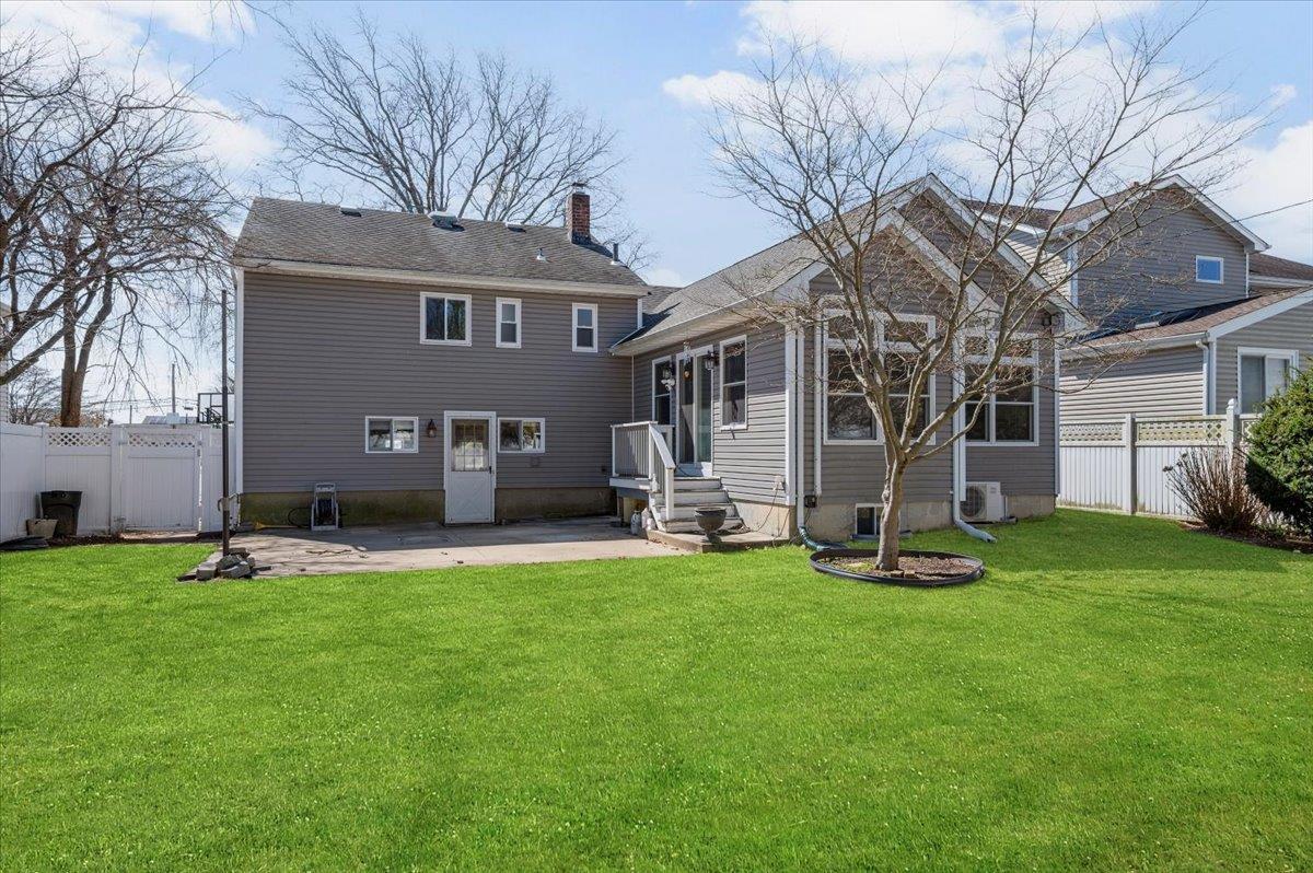 Single Family Circle  Nassau County, NY 11791, MLS-841967-28