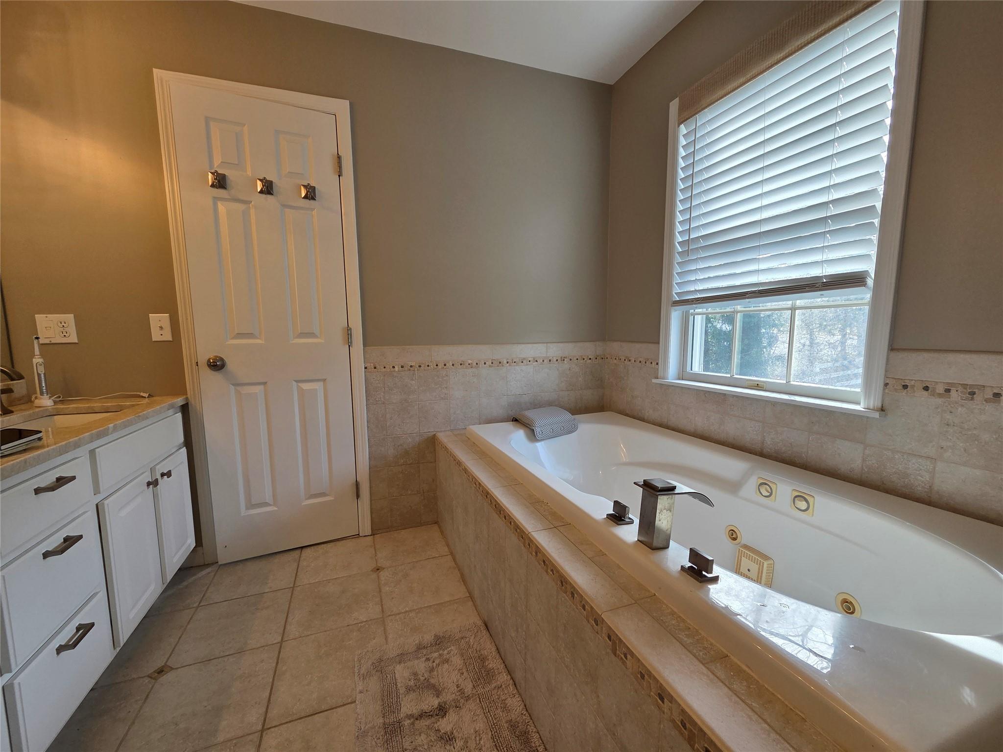 Single Family Sean  Orange County, NY 12575, MLS-841990-8