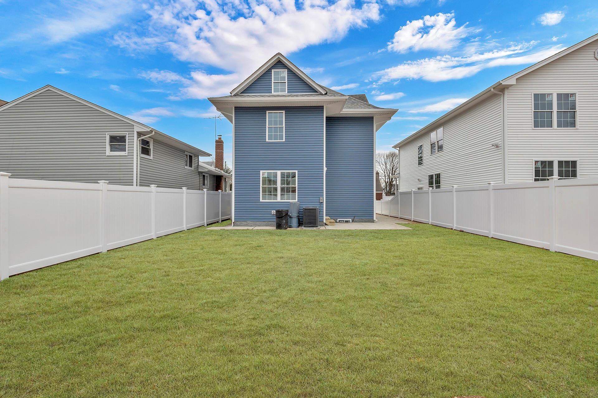 Single Family Sterling  Nassau County, NY 11550, MLS-842037-30