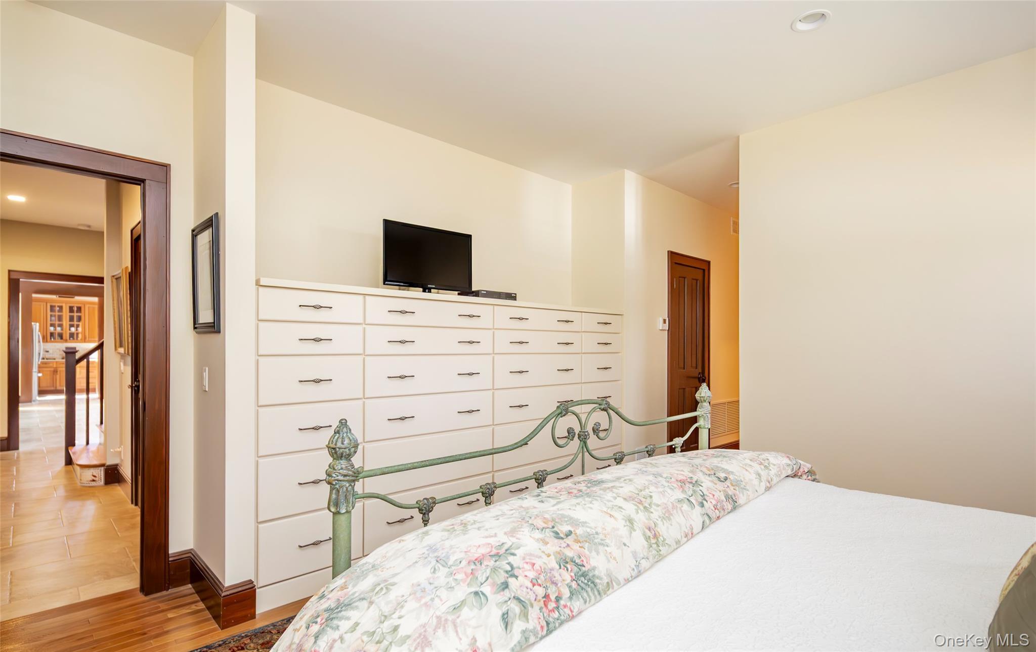 Single Family Country Club Suffolk County, NY 11964, MLS-842082-21