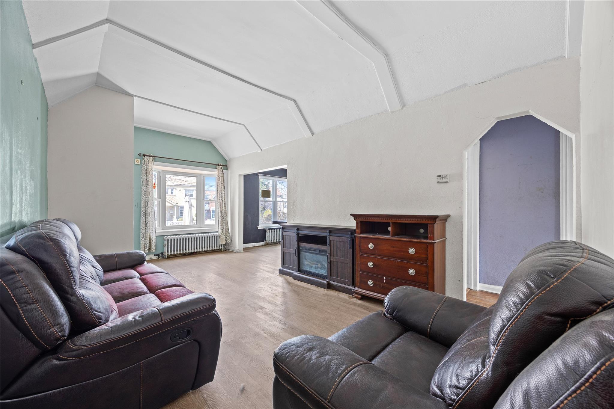 Single Family 45th  Queens, NY 11105, MLS-842086-2