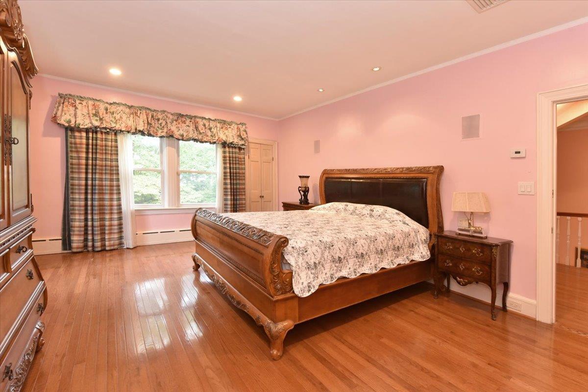 Single Family Magnolia  Nassau County, NY 11021, MLS-842091-23