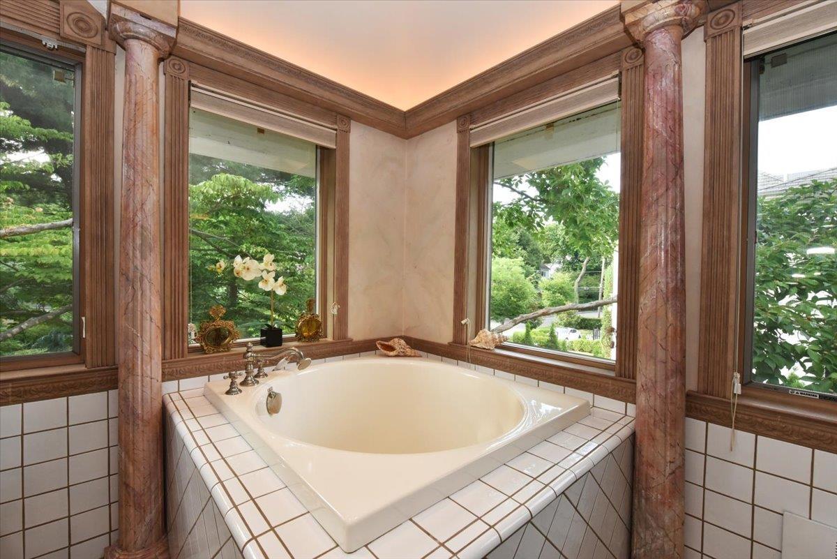 Single Family Magnolia  Nassau County, NY 11021, MLS-842091-25