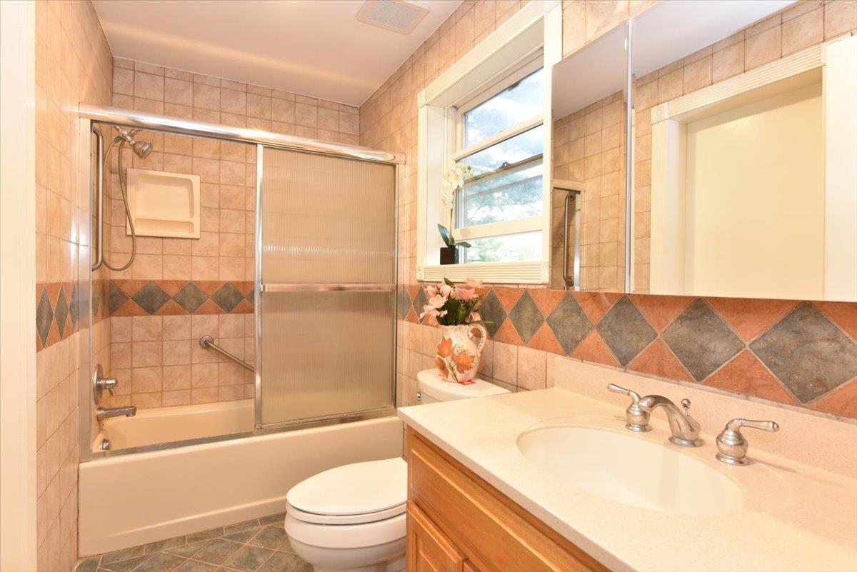 Single Family Magnolia  Nassau County, NY 11021, MLS-842091-27