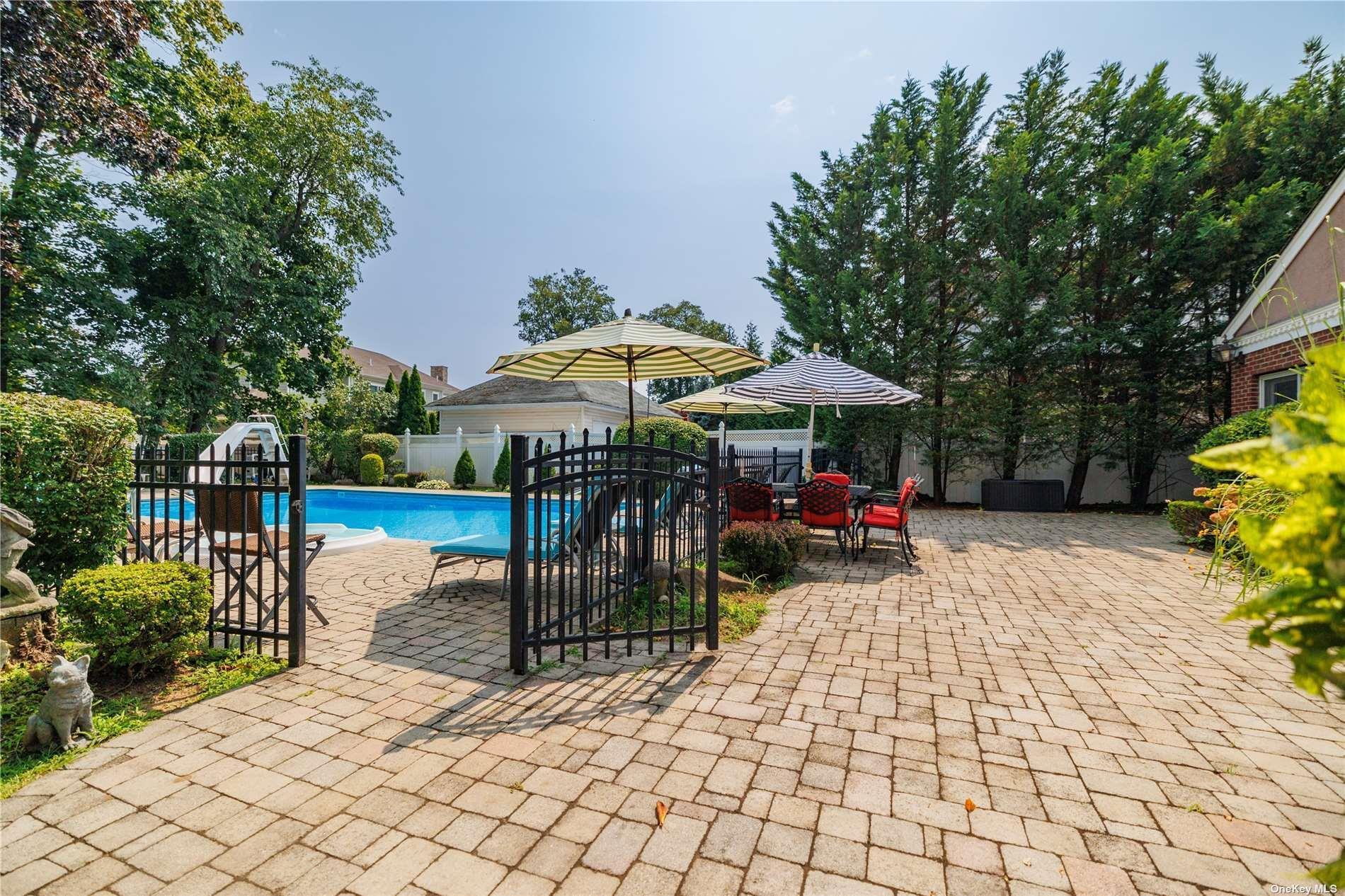 Single Family Village  Nassau County, NY 11570, MLS-842111-27