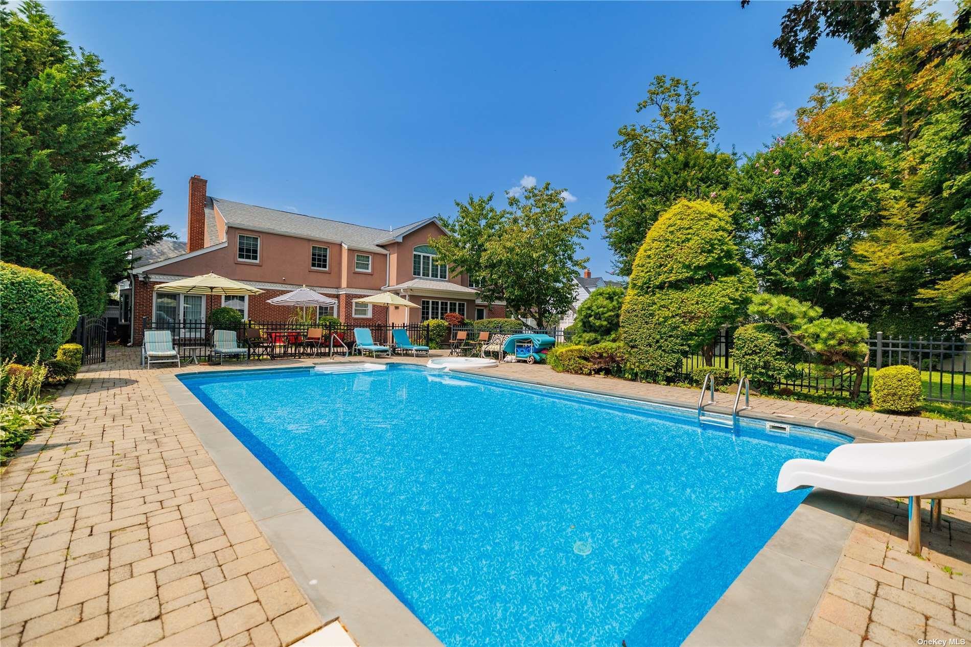 Single Family Village  Nassau County, NY 11570, MLS-842111-28