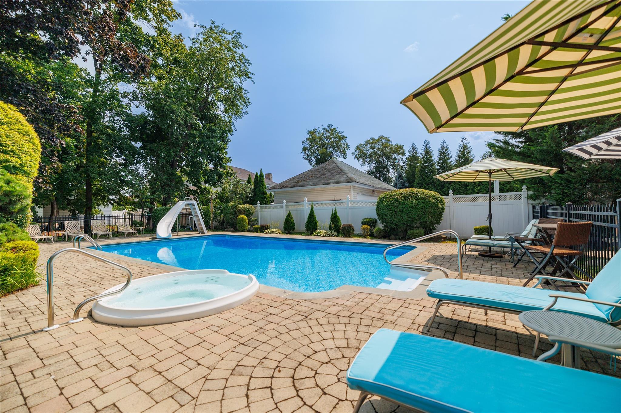 Single Family Village  Nassau County, NY 11570, MLS-842111-34