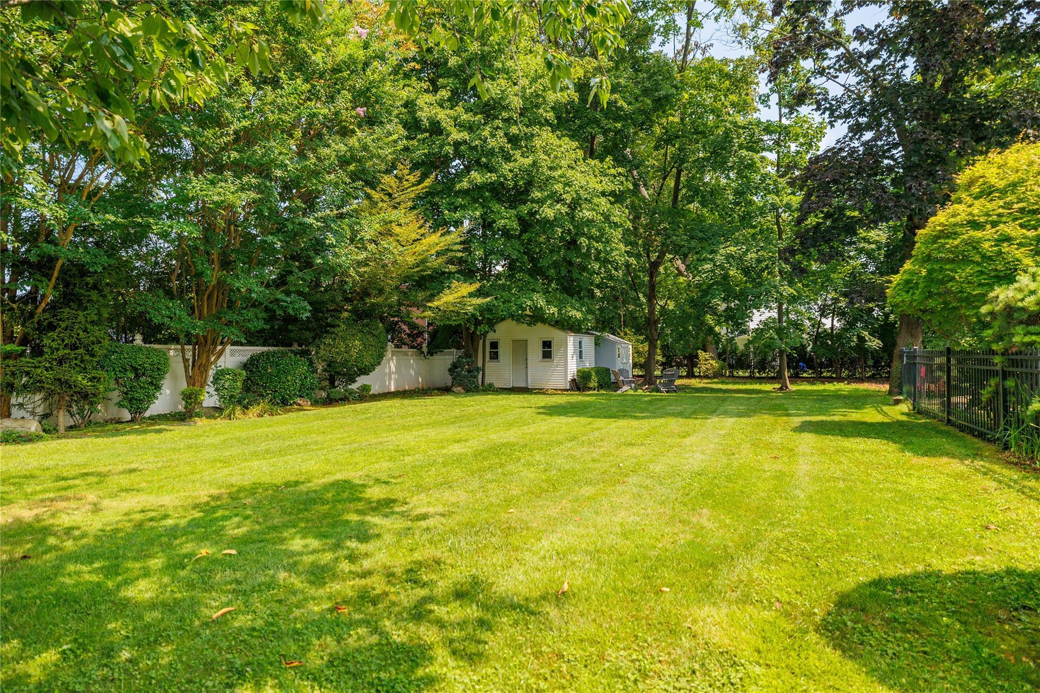 Single Family Village  Nassau County, NY 11570, MLS-842111-39