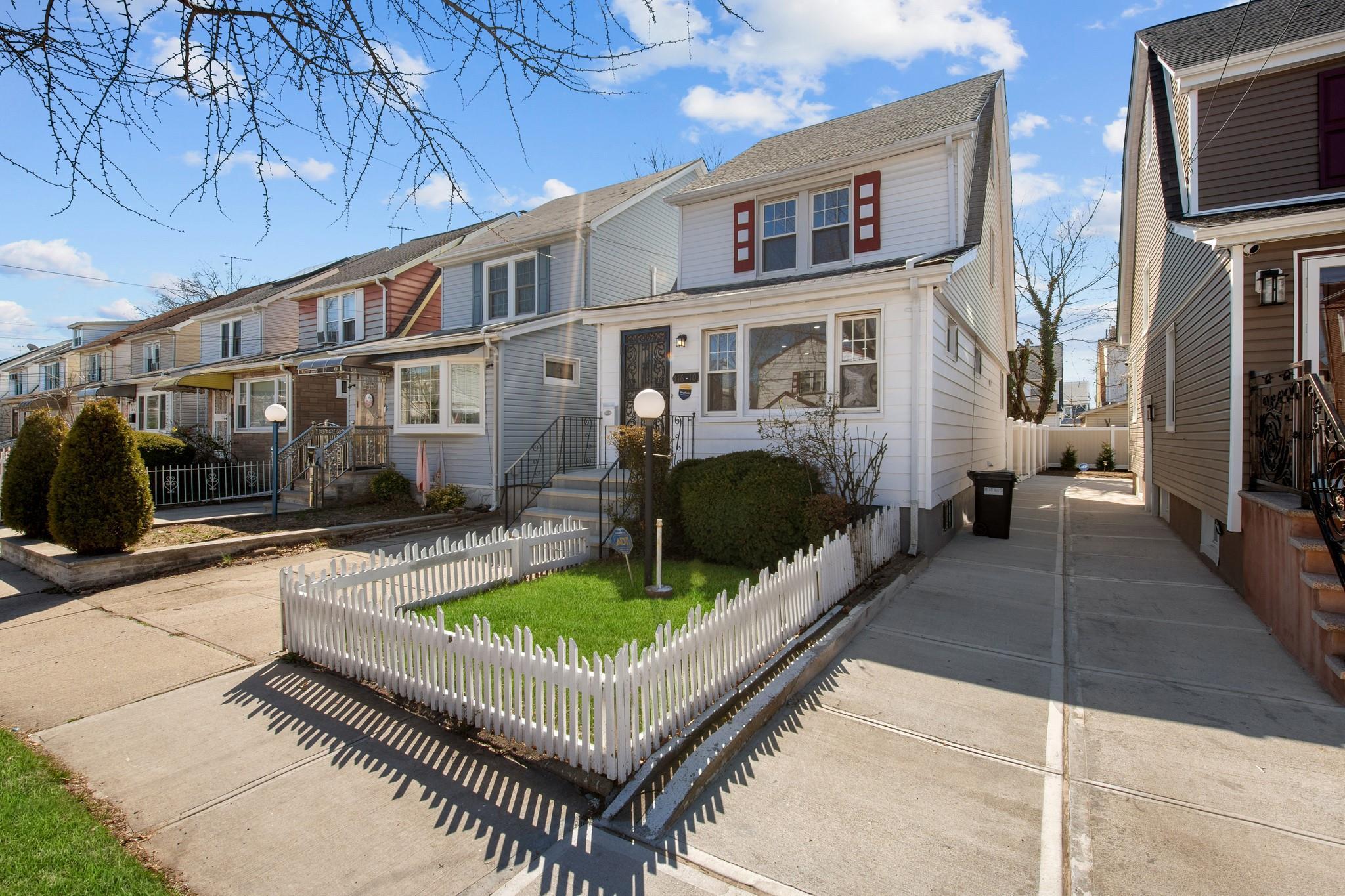 Single Family 140 Street  Queens, NY 11436, MLS-842128-30