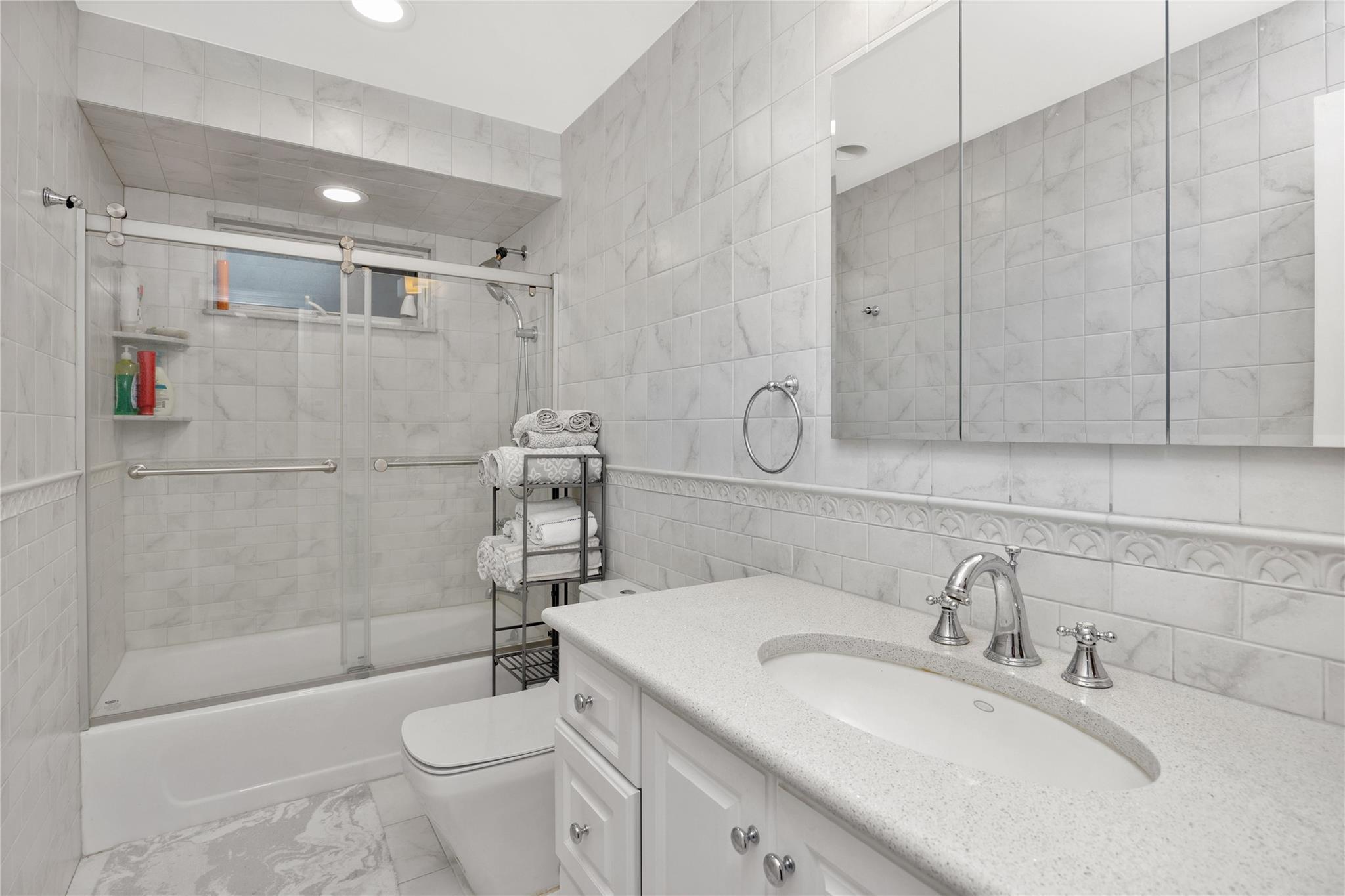 Single Family South End  Nassau County, NY 11598, MLS-842254-20