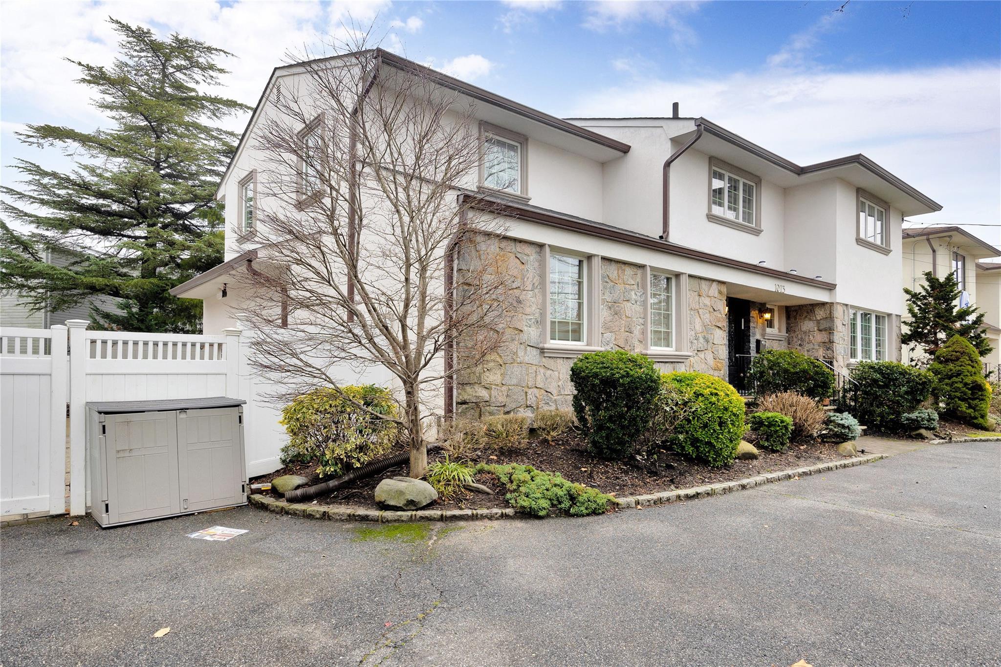 Single Family South End  Nassau County, NY 11598, MLS-842254-3