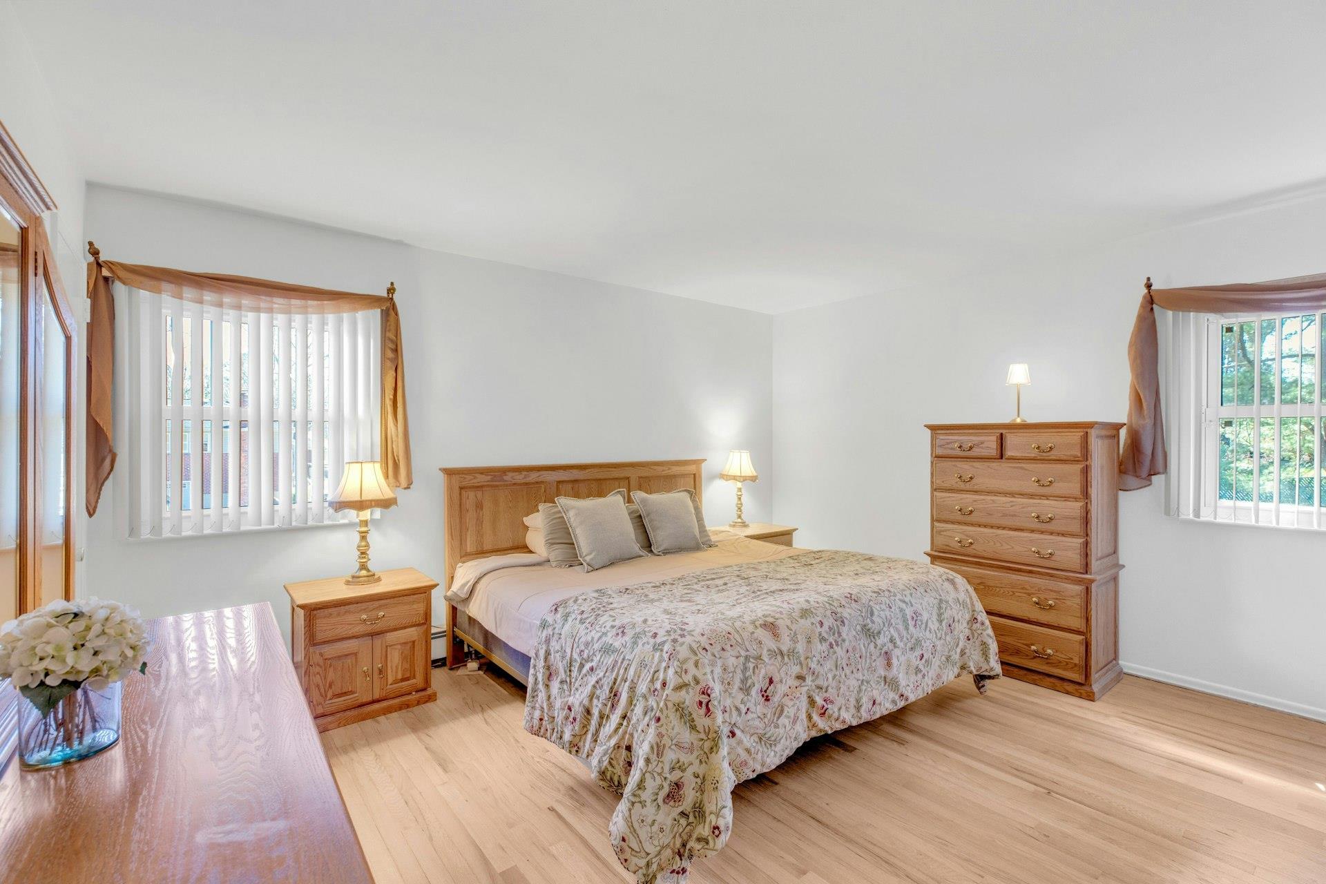 Single Family Viola  Nassau County, NY 11542, MLS-842263-15