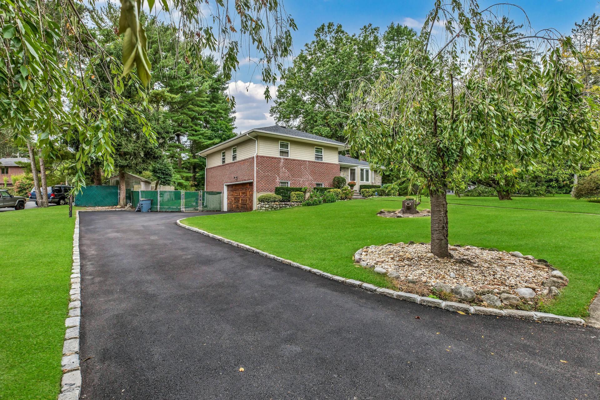 Single Family Viola  Nassau County, NY 11542, MLS-842263-2