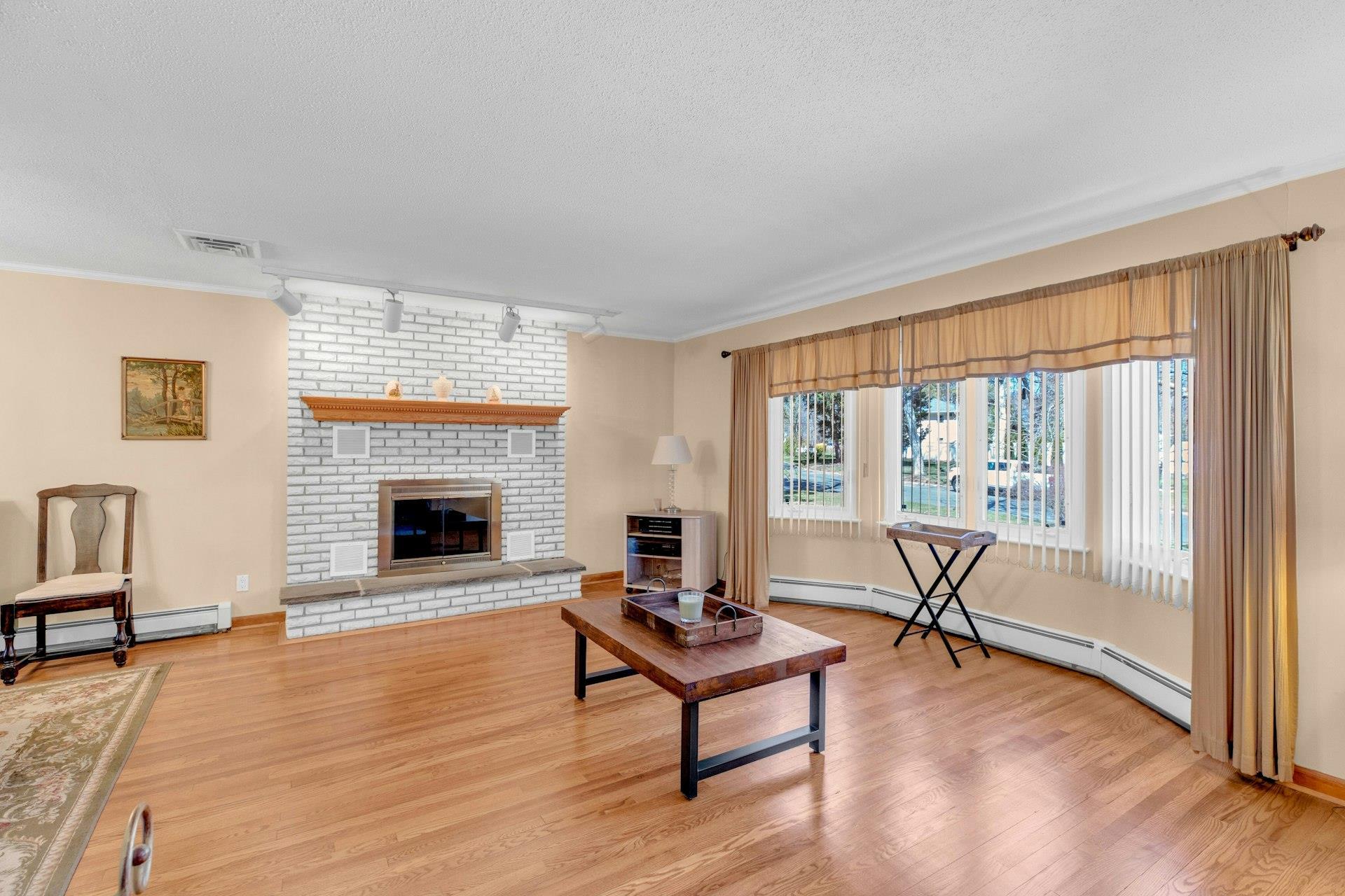 Single Family Viola  Nassau County, NY 11542, MLS-842263-4