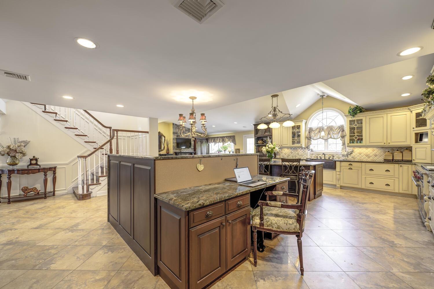 Single Family Maple  Nassau County, NY 11040, MLS-842312-16