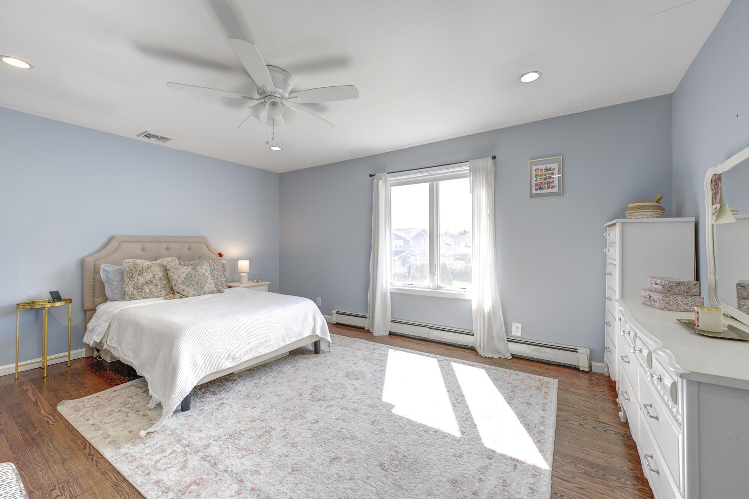 Single Family Maple  Nassau County, NY 11040, MLS-842312-22