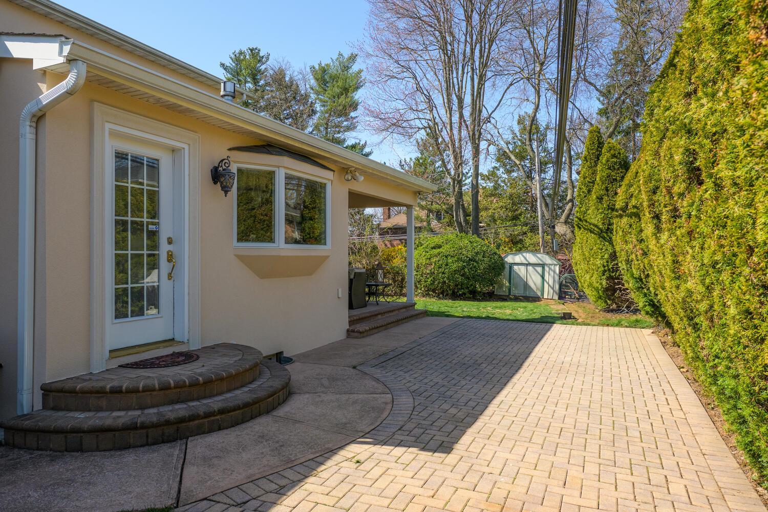 Single Family Maple  Nassau County, NY 11040, MLS-842312-30