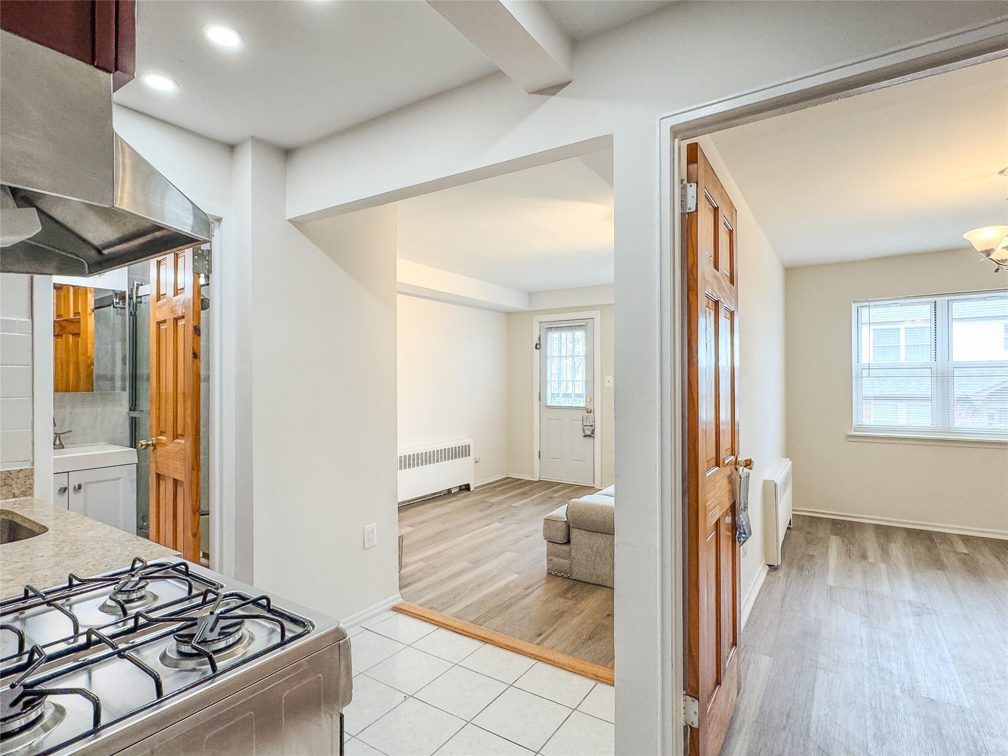 Single Family 7th  Queens, NY 11357, MLS-842324-3