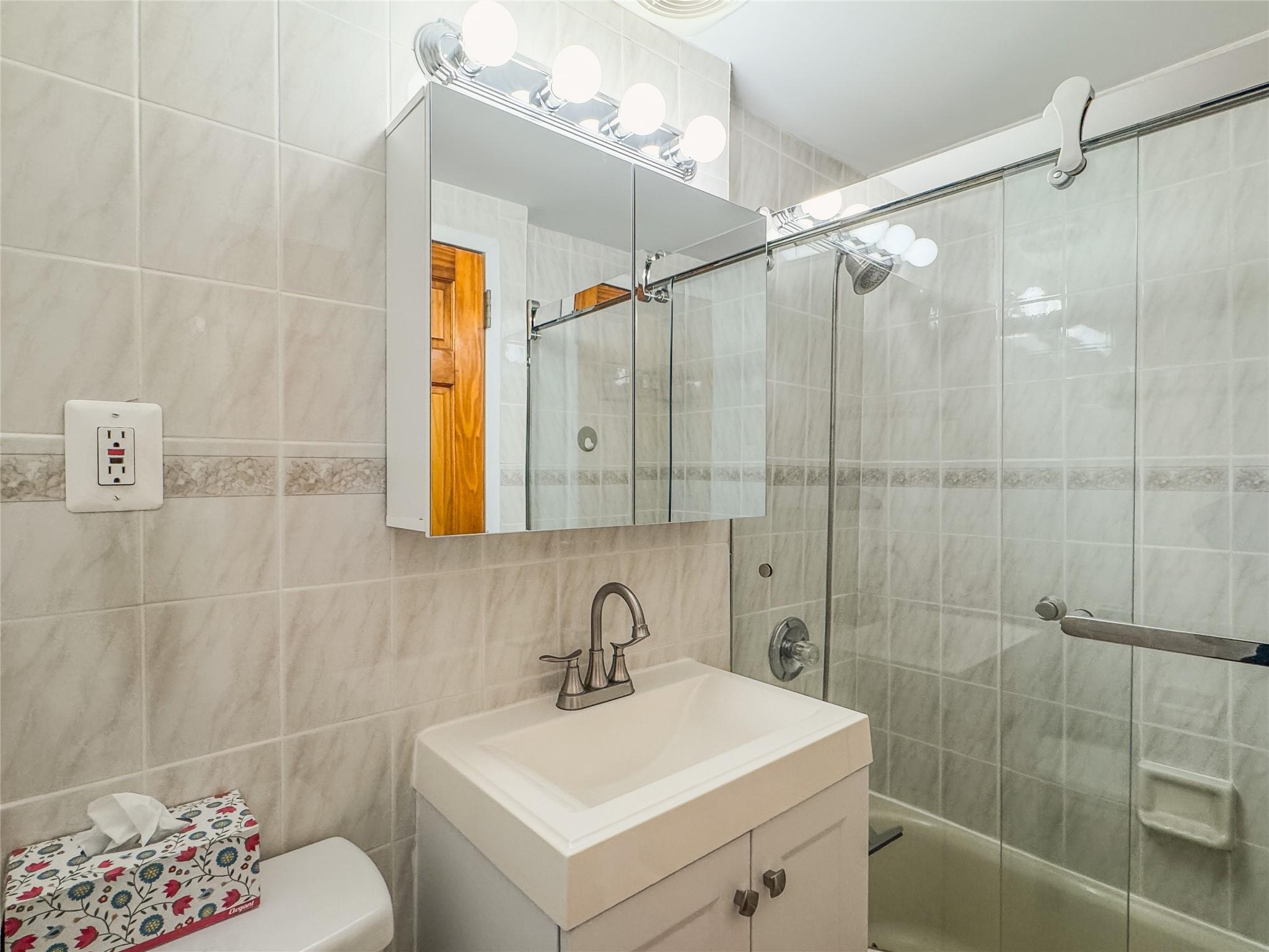 Single Family 7th  Queens, NY 11357, MLS-842324-8