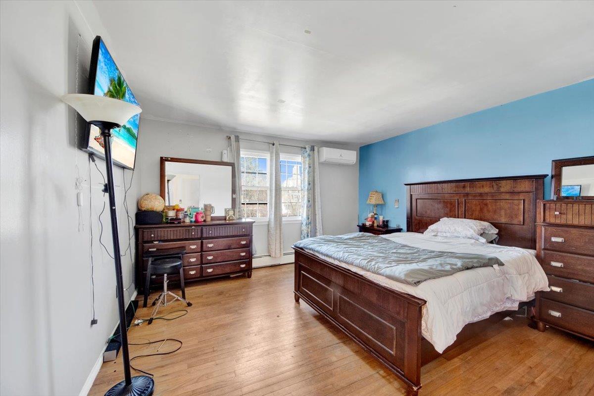 Single Family Commonwealth  Westchester County, NY 10550, MLS-842348-24