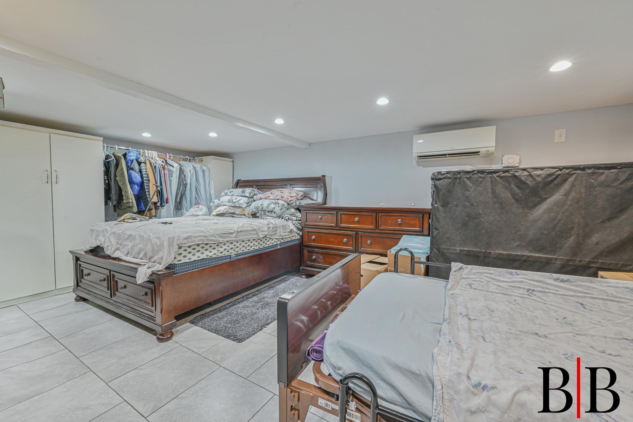 Single Family Avenue R  Brooklyn, NY 11234, MLS-842354-17