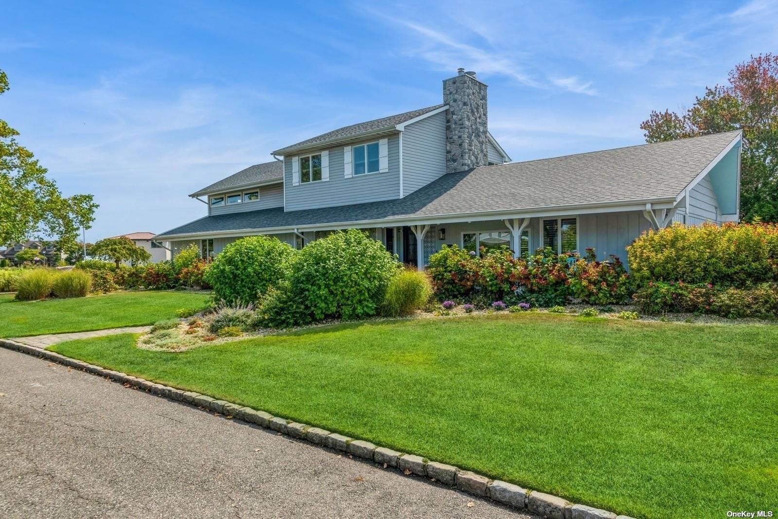 Single Family Court  Suffolk County, NY 11702, MLS-842360-2