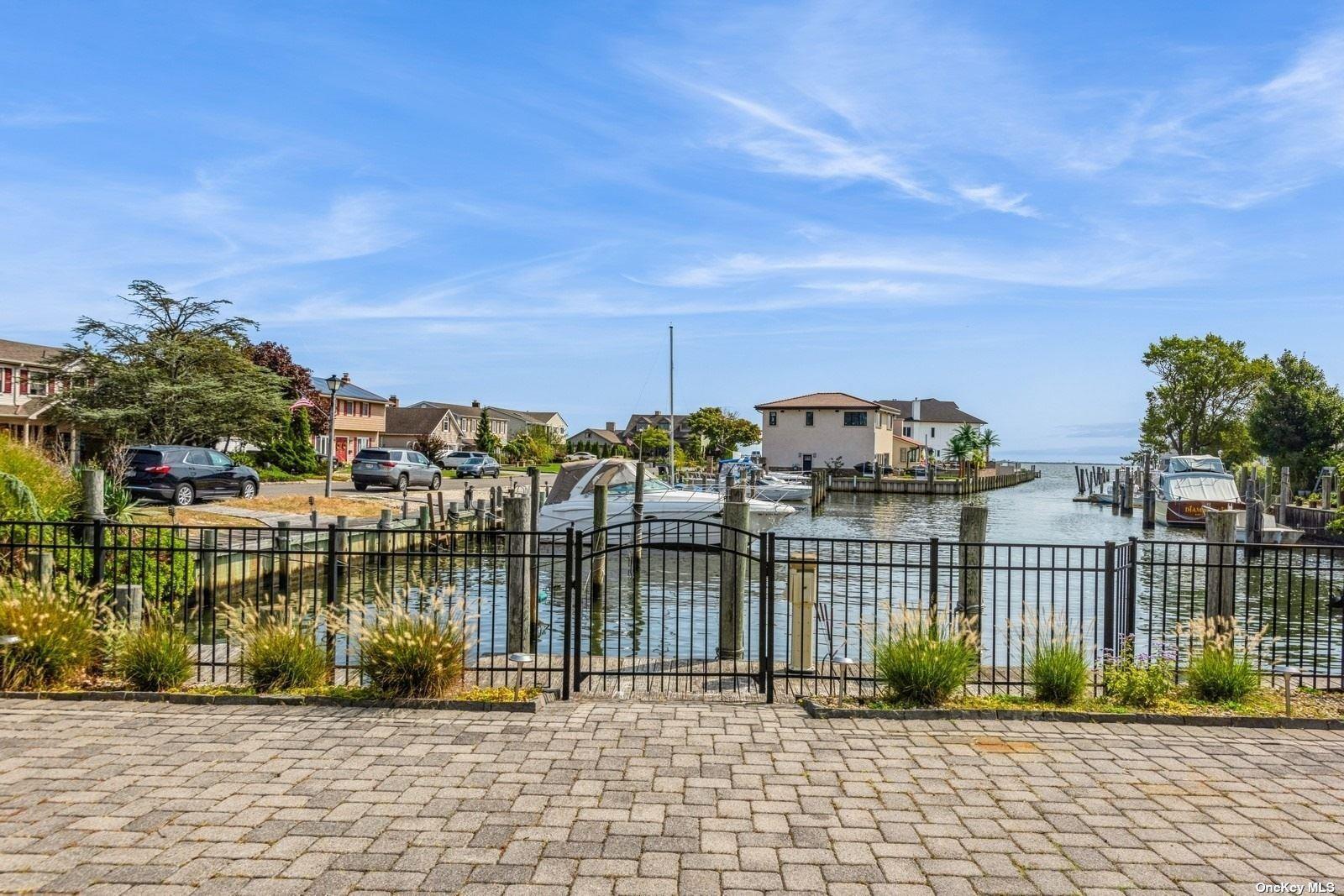 Single Family Court  Suffolk County, NY 11702, MLS-842360-24