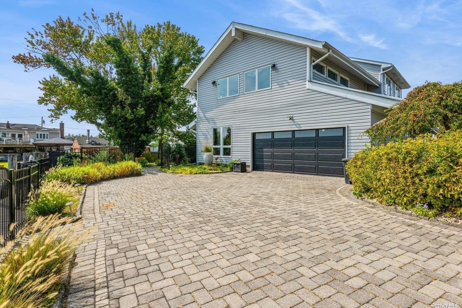 Single Family Court  Suffolk County, NY 11702, MLS-842360-26