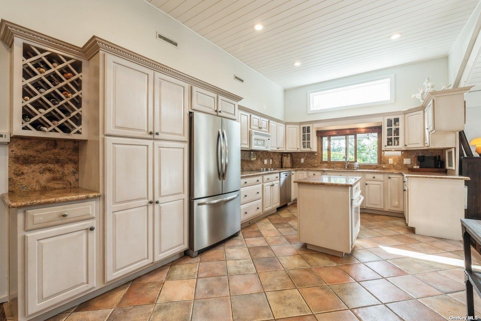Single Family Court  Suffolk County, NY 11702, MLS-842360-9