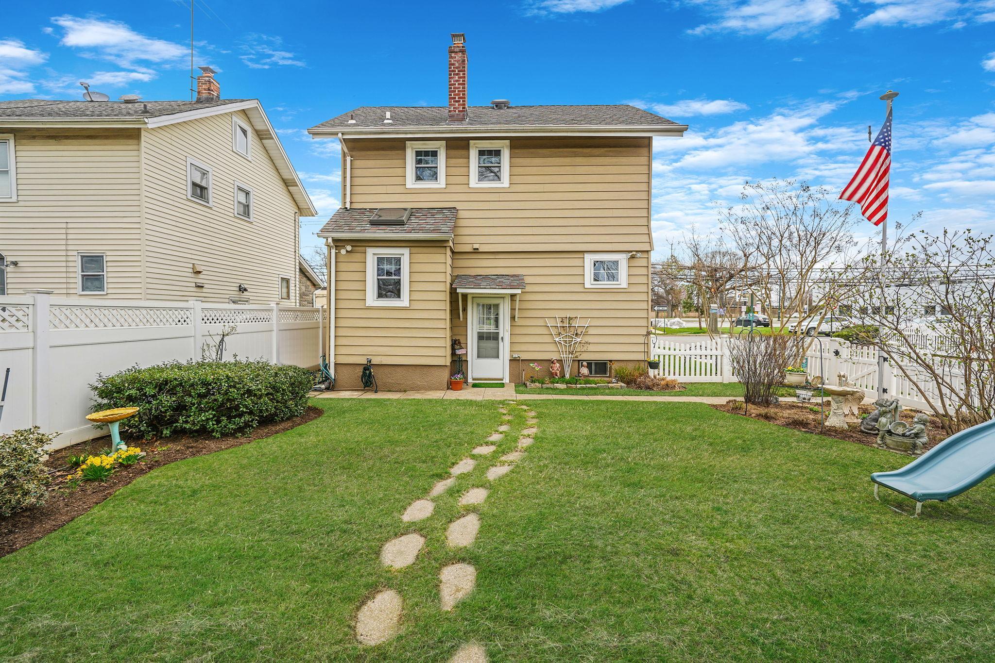 Single Family Scranton  Nassau County, NY 11563, MLS-842365-24