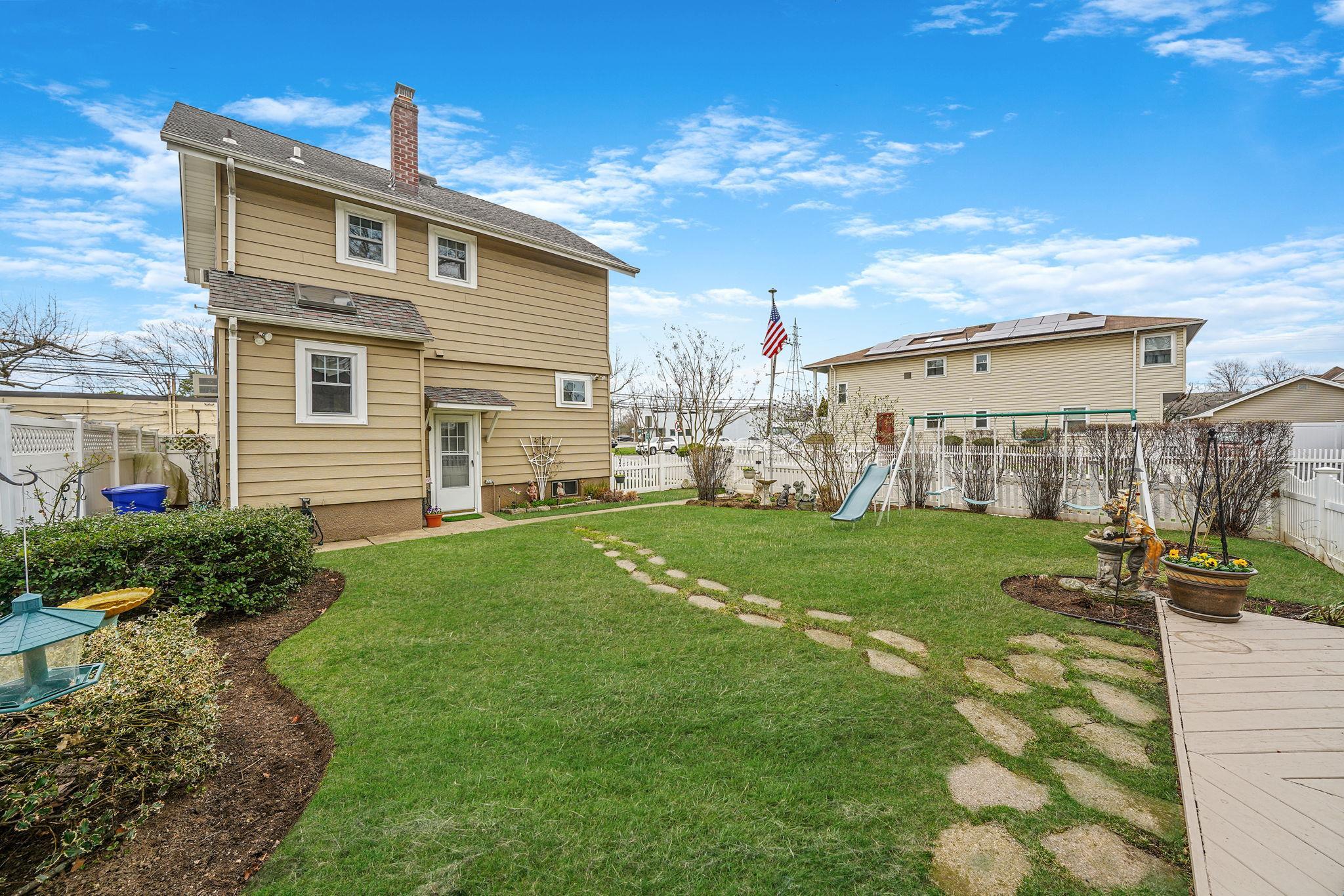 Single Family Scranton  Nassau County, NY 11563, MLS-842365-25